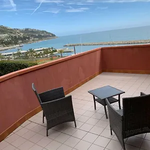 Baia Dei Gabbiani , San Lorenzo al Mare Italië